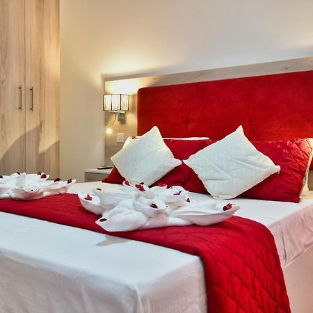 A Bed Of Roses Apartamento Marsalforn Exterior foto