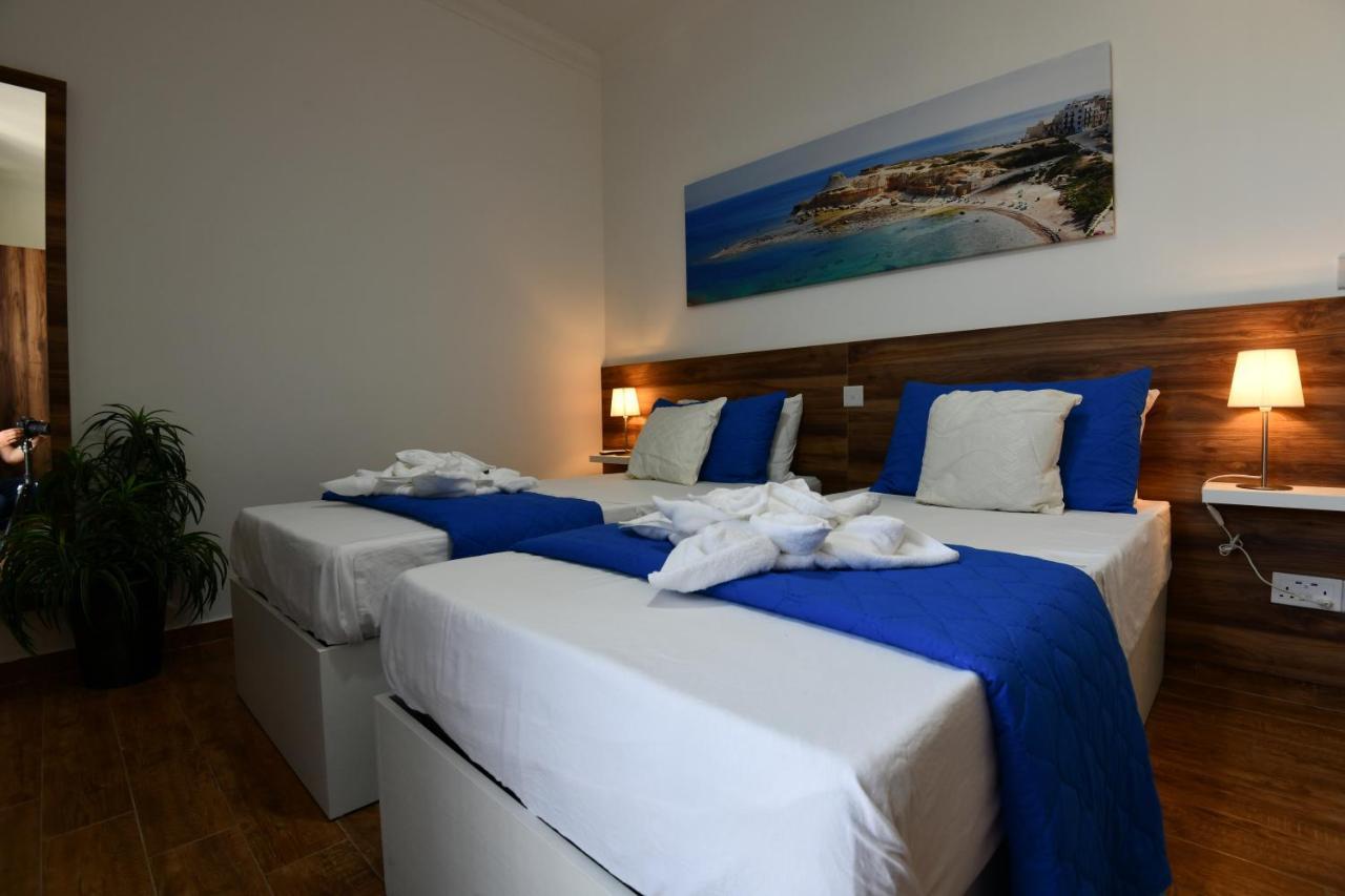 A Bed Of Roses Apartamento Marsalforn Exterior foto