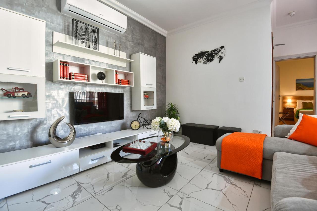 A Bed Of Roses Apartamento Marsalforn Exterior foto
