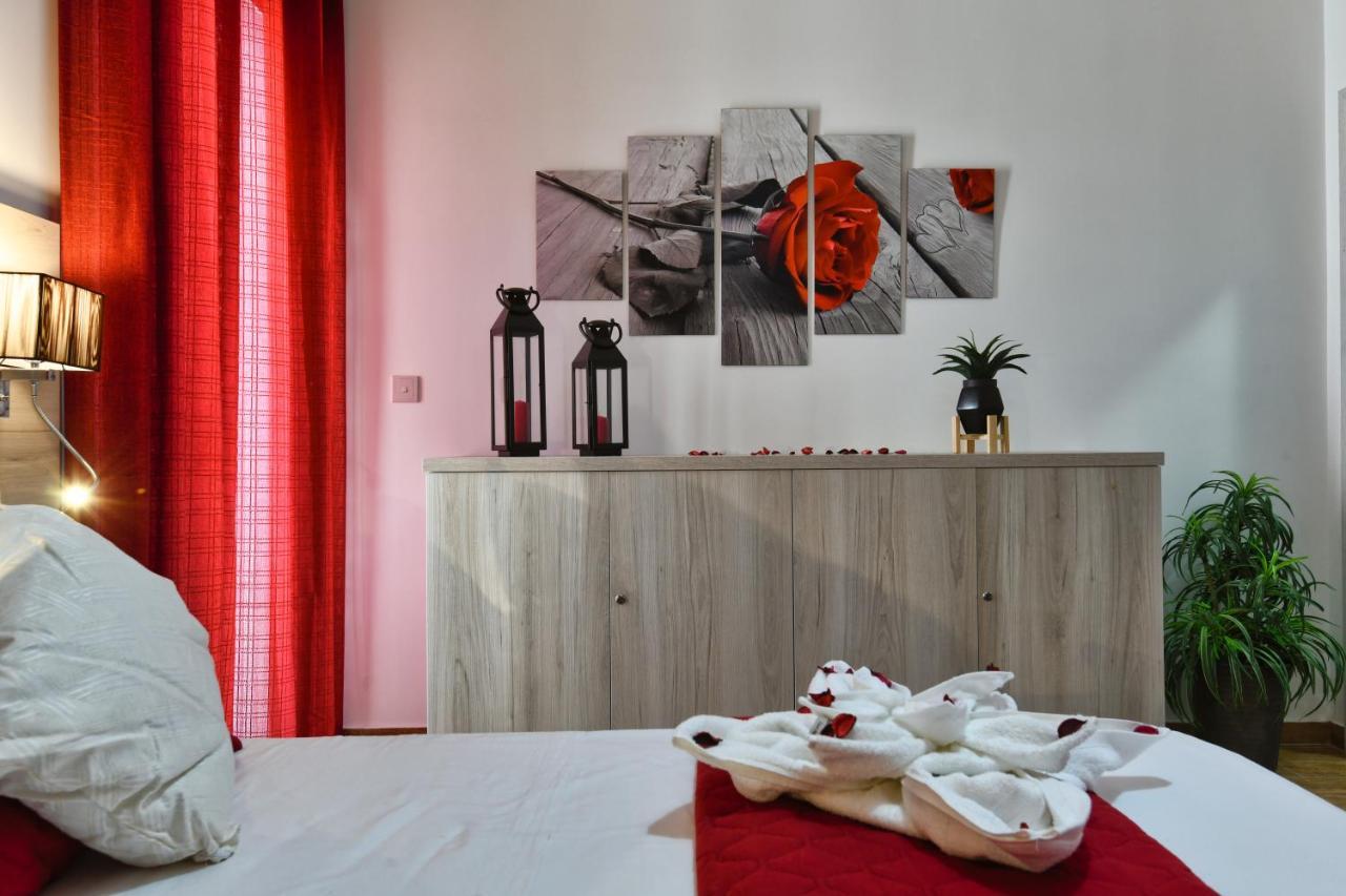 A Bed Of Roses Apartamento Marsalforn Exterior foto