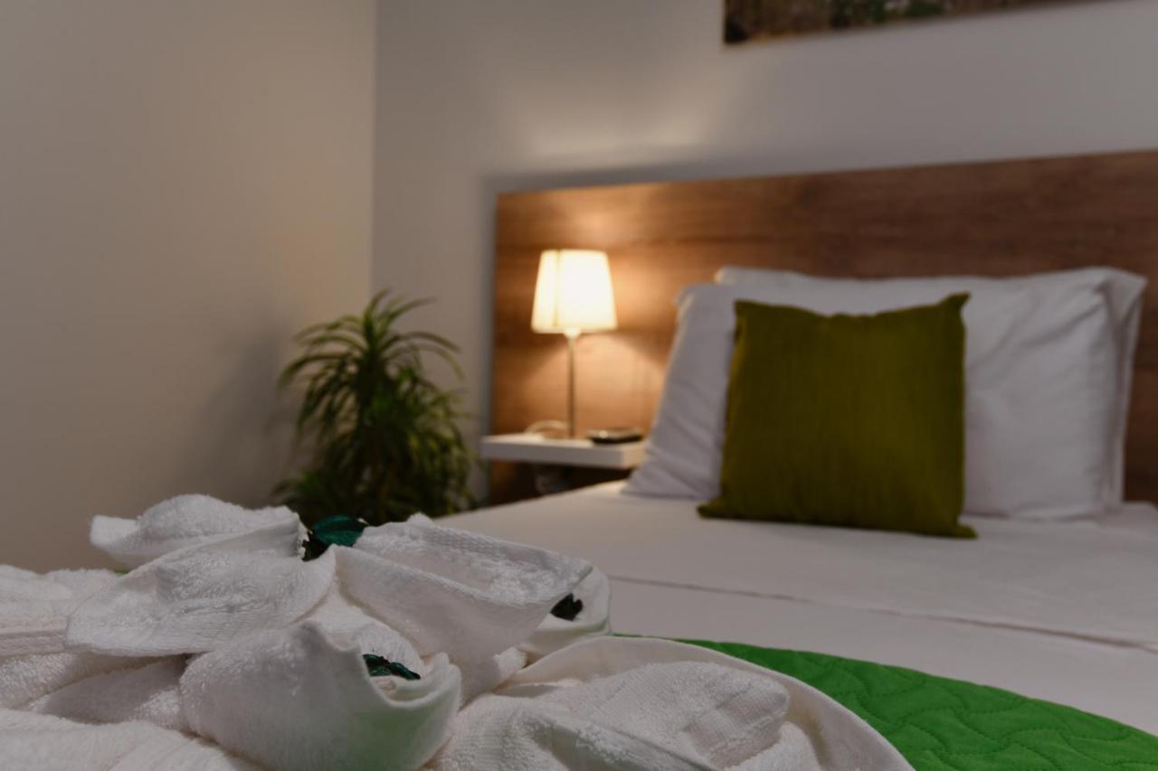 A Bed Of Roses Apartamento Marsalforn Exterior foto