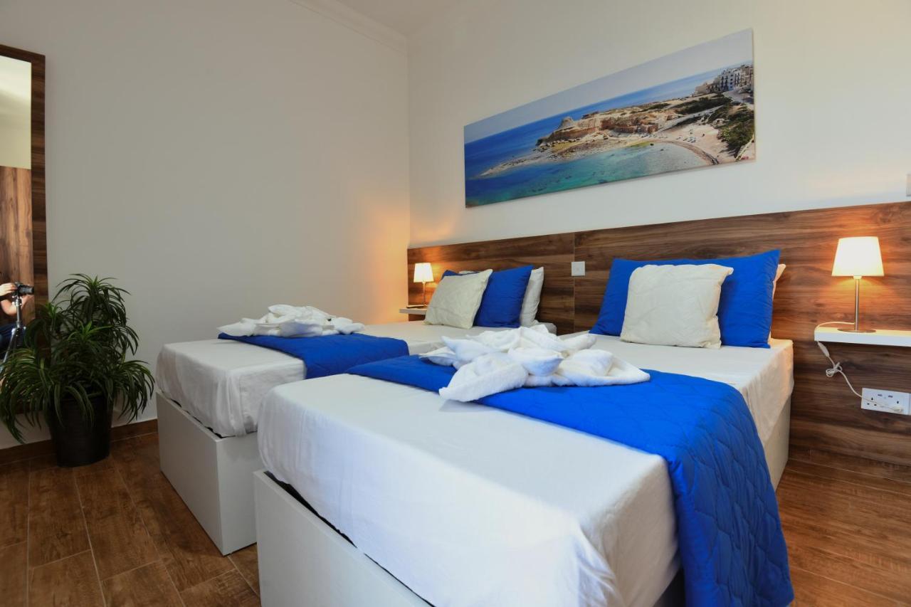 A Bed Of Roses Apartamento Marsalforn Exterior foto