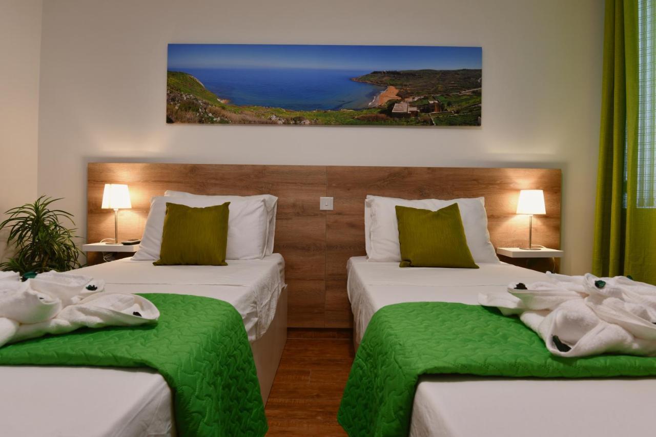 A Bed Of Roses Apartamento Marsalforn Exterior foto
